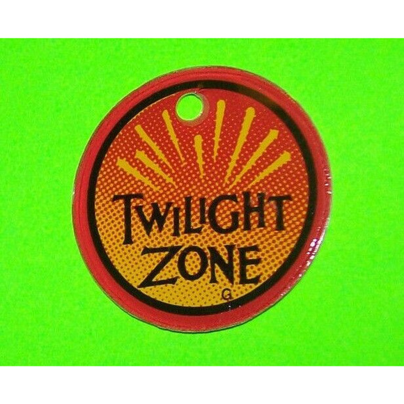 The Twilight Zone Pinball Machine Keychain 1993 Original UNUSED Promo Plastic - Picture 1 of 5